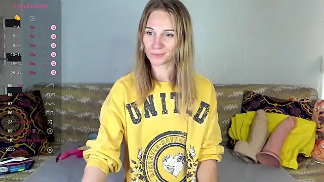 Snapshot of Amalia_Mio chatting on October 24, 2025, 10:11 am Amalia Mio online show from October 24, 2025, 10:11 am