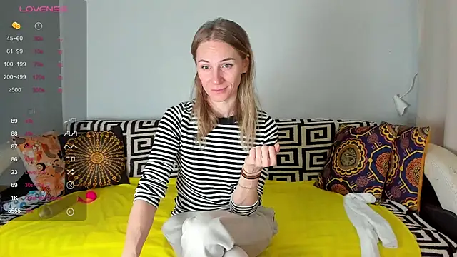 Snapshot of Amalia_Mio chatting on November 8, 2025, 7:41 am Amalia Mio online show from November 8, 2025, 7:41 am