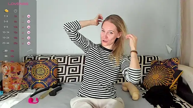 Snapshot of Amalia_Mio chatting on November 9, 2025, 8:01 am Amalia Mio online show from November 9, 2025, 8:01 am