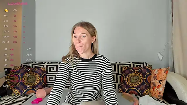 Snapshot of Amalia_Mio chatting on November 12, 2025, 8:15 am Amalia Mio online show from November 12, 2025, 8:15 am