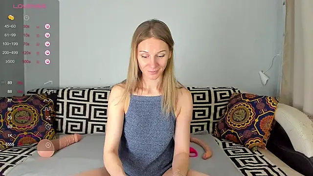 Snapshot of Amalia_Mio chatting on November 14, 2025, 10:03 am Amalia Mio online show from November 14, 2025, 10:03 am