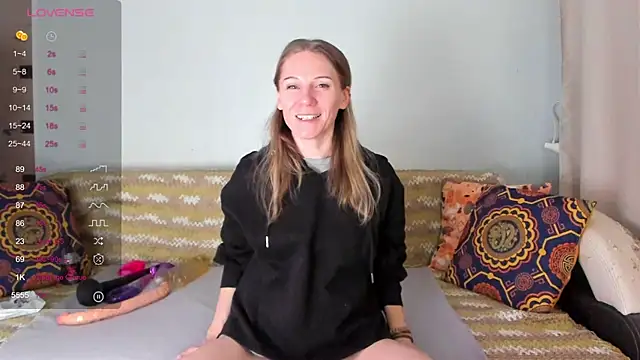 Snapshot of Amalia_Mio chatting on December 17, 2025, 8:09 am Amalia Mio online show from December 17, 2025, 8:09 am