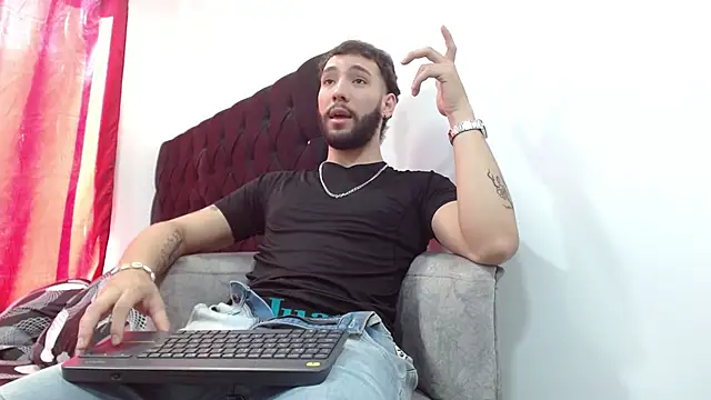 angel kyrozz online show from October 26, 2025, 7:31 pm