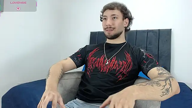 angel kyrozz online show from February 11, 2026, 7:08 pm