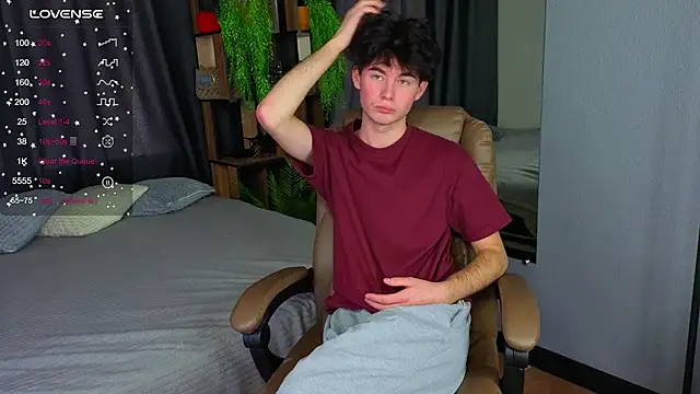 Snapshot of Cute_Mike chatting on October 16, 2025, 8:04 am Cute Mike online show from October 16, 2025, 8:04 am