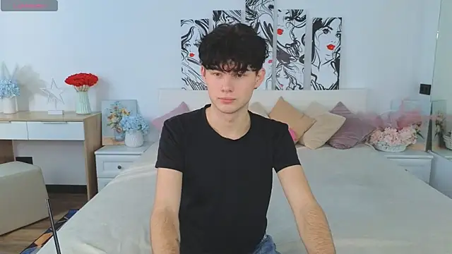 Snapshot of Cute_Mike chatting on October 18, 2025, 6:16 am Cute Mike online show from October 18, 2025, 6:16 am