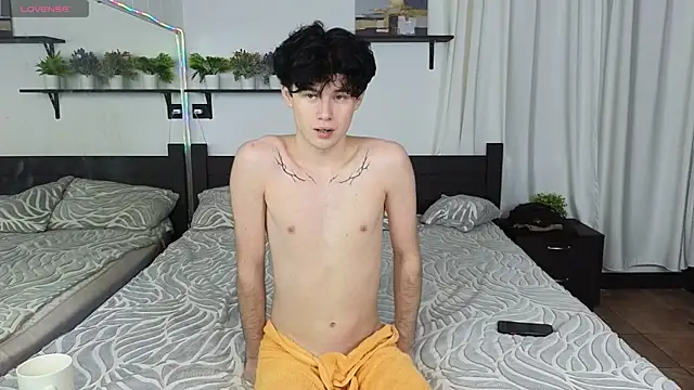 Snapshot of Cute_Mike chatting on November 15, 2025, 12:41 am Cute Mike online show from November 15, 2025, 12:41 am