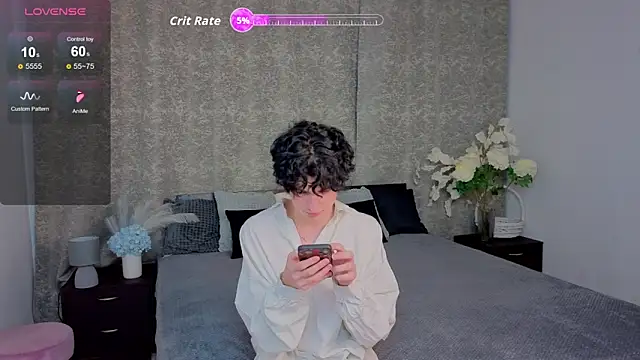 Snapshot of Cute_Mike chatting on November 25, 2025, 3:01 pm Cute Mike online show from November 25, 2025, 3:01 pm