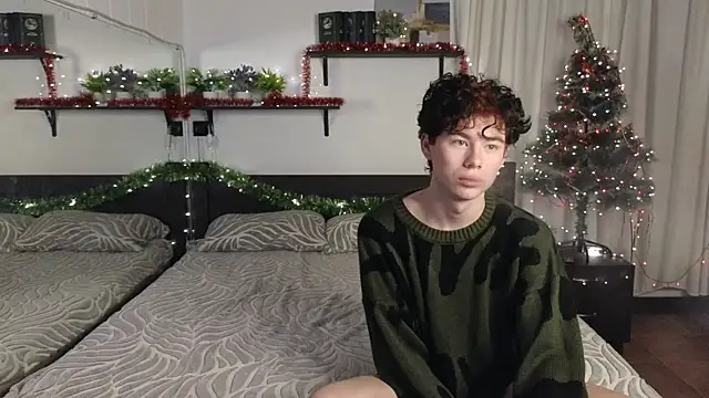 Cute Mike online show from December 21, 2025, 11:23 pm