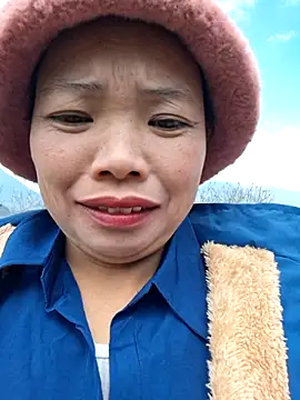 miomio-12 online show from November 15, 2025, 4:54 am