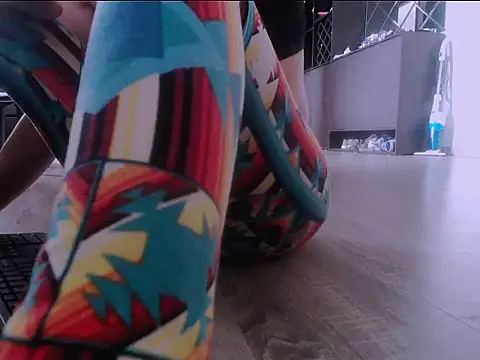 Snapshot of ravy_kim chatting on November 6, 2025, 2:01 am ravy kim online show from November 6, 2025, 2:01 am