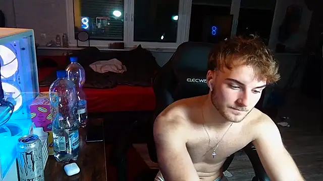 Snapshot of WolkenJunge2006 chatting on October 8, 2025, 9:34 pm WolkenJunge2006 online show from October 8, 2025, 9:34 pm