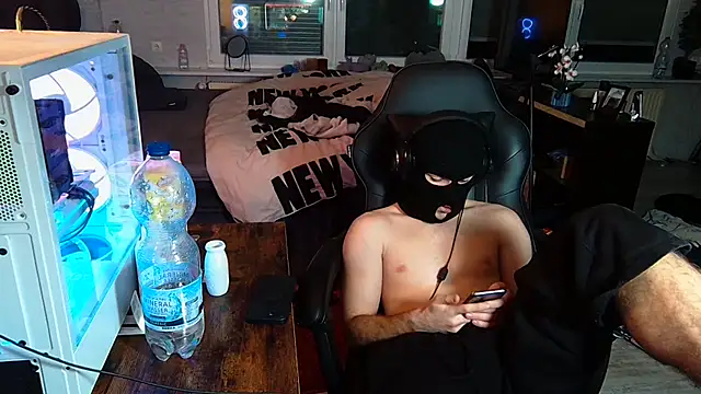 Snapshot of WolkenJunge2006 chatting on November 2, 2025, 9:17 pm WolkenJunge2006 online show from November 2, 2025, 9:17 pm