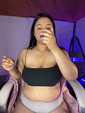 Emmi boobs online show from October 22, 2025, 2:34 am