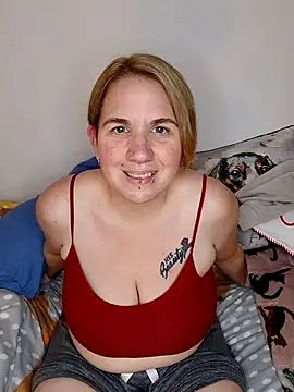 Snapshot of LaceyWestxx chatting on November 4, 2025, 8:41 pm LaceyWestxx online show from November 4, 2025, 8:41 pm