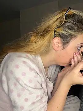 Snapshot of TabbyLovexox chatting on November 7, 2025, 8:14 am TabbyLovexox online show from November 7, 2025, 8:14 am