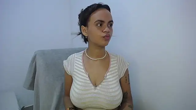 Snapshot of Keyli_sweet chatting on November 18, 2025, 2:54 pm Keyli sweet online show from November 18, 2025, 2:54 pm