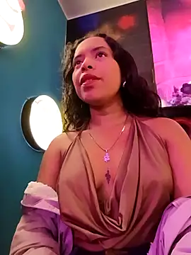 Amayavaldes online show from November 11, 2025, 2:22 am