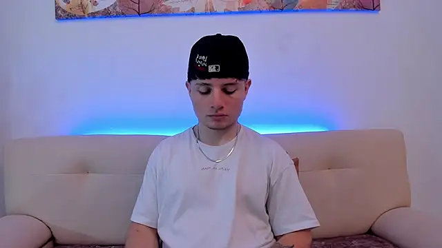 Leoo Miller online show from October 29, 2025, 9:27 pm