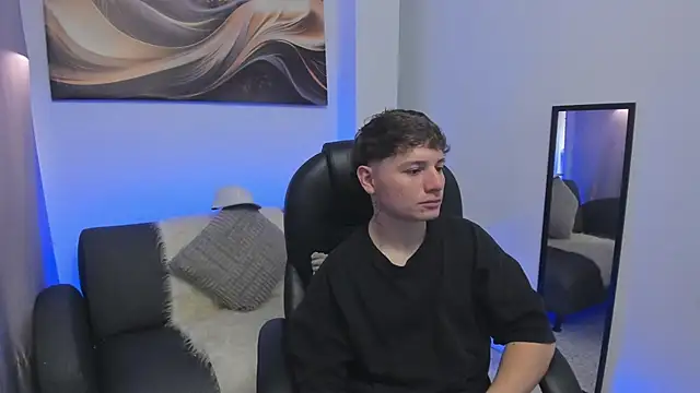 Leoo Miller online show from January 18, 2026, 4:05 am