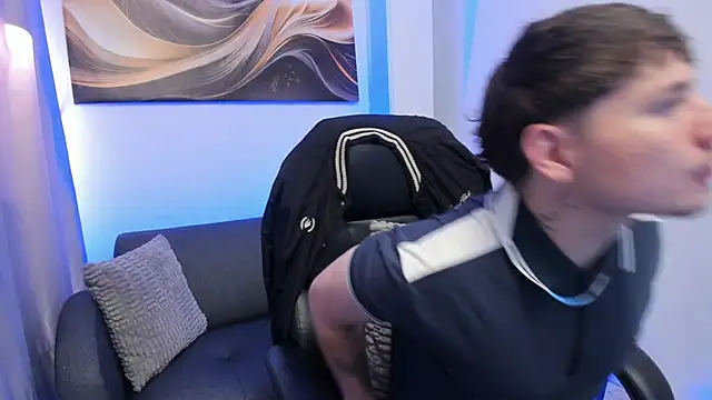 Leoo Miller online show from February 4, 2026, 4:29 am