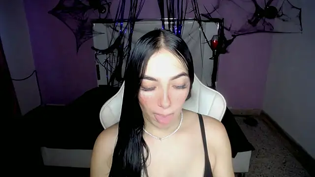 cielooo  online show from November 1, 2025, 8:33 pm