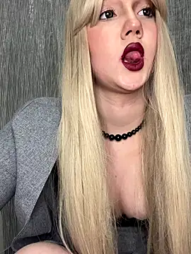 Snapshot of Darling_Bri_ chatting on November 9, 2025, 4:16 pm Darling Bri online show from November 9, 2025, 4:16 pm