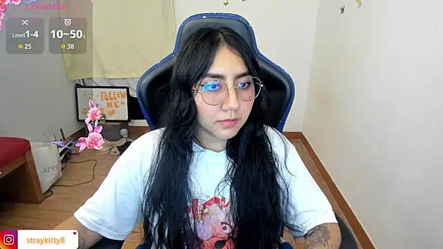 Snapshot of LoveLyy- chatting on January 10, 2026, 3:19 am LoveLyy- online show from January 10, 2026, 3:19 am