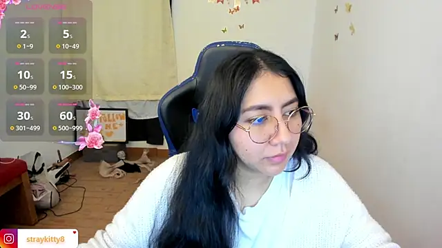 Snapshot of LoveLyy- chatting on February 9, 2026, 1:26 pm LoveLyy- online show from February 9, 2026, 1:26 pm