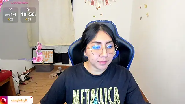 Snapshot of LoveLyy- chatting on February 20, 2026, 9:48 pm LoveLyy- online show from February 20, 2026, 9:48 pm