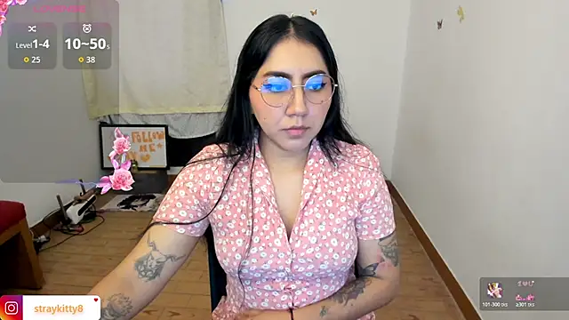 Snapshot of LoveLyy- chatting on March 13, 2026, 2:56 pm LoveLyy- online show from March 13, 2026, 2:56 pm