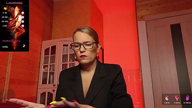 Snapshot of Lady_Shine chatting on December 15, 2025, 6:34 pm Lady Shine online show from December 15, 2025, 6:34 pm