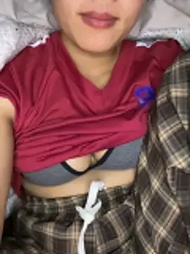 Snapshot of Pii_x chatting on October 22, 2025, 12:44 am Pii x online show from October 22, 2025, 12:44 am