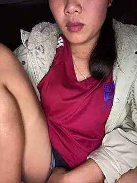 Snapshot of Pii_x chatting on November 9, 2025, 1:37 am Pii x online show from November 9, 2025, 1:37 am