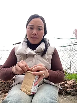 Snapshot of Pii_x chatting on December 4, 2025, 6:44 am Pii x online show from December 4, 2025, 6:44 am