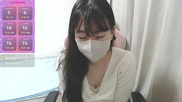 hinako08 online show from October 16, 2025, 2:12 am