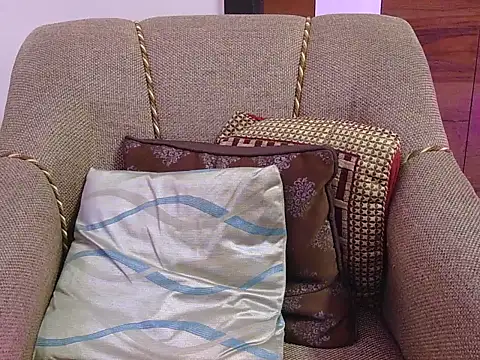 cute zaraa online show from November 19, 2025, 5:18 am