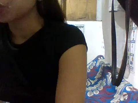 Hot Lina31 online show from May 24, 2026, 4:34 pm