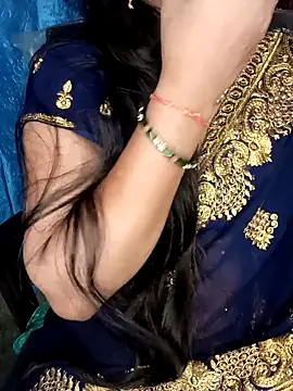 Snapshot of Rashmi_011 chatting on April 20, 2026, 11:39 pm Rashmi 011 online show from April 20, 2026, 11:39 pm