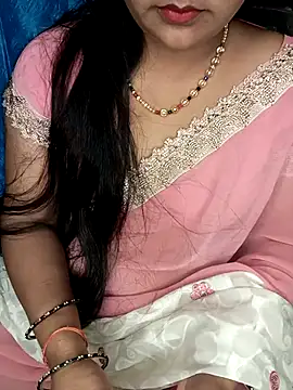 Snapshot of Rashmi_011 chatting on April 28, 2026, 11:43 pm Rashmi 011 online show from April 28, 2026, 11:43 pm