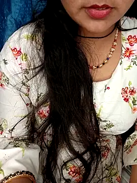 Snapshot of Rashmi_011 chatting on May 1, 2026, 3:27 pm Rashmi 011 online show from May 1, 2026, 3:27 pm