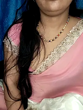 Snapshot of Rashmi_011 chatting on May 17, 2026, 3:37 am Rashmi 011 online show from May 17, 2026, 3:37 am