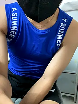 Boyshuaaa online show from October 31, 2025, 8:04 am