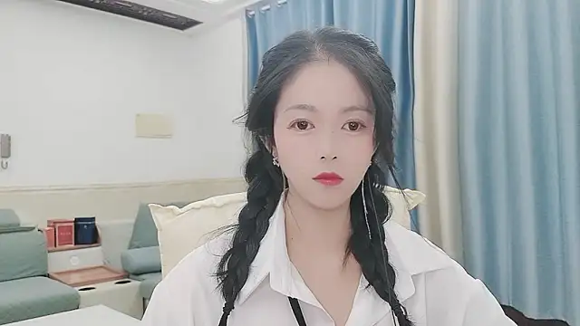 Q Yumi online show from October 20, 2025, 12:05 pm