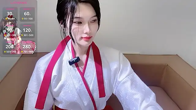Snapshot of T-TeaR chatting on April 18, 2026, 1:42 am T-TeaR online show from April 18, 2026, 1:42 am