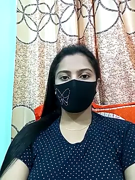 daisy-03 online show from October 26, 2025, 10:15 pm