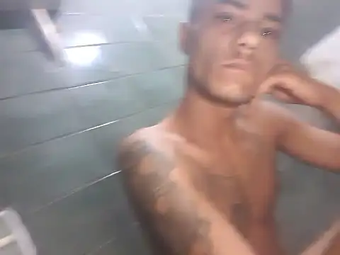 Snapshot of Amorseu18cm chatting on October 20, 2025, 1:00 pm Amorseu18cm online show from October 20, 2025, 1:00 pm