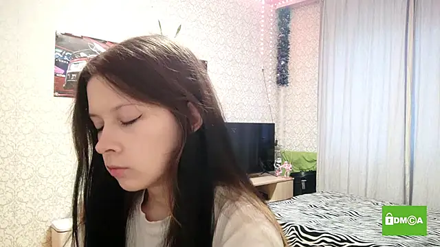 Snapshot of babylilcute chatting on October 17, 2025, 11:24 am babylilcute online show from October 17, 2025, 11:24 am