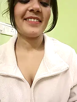 Beautiful Eye online show from December 17, 2025, 1:06 pm