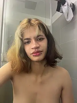 Snapshot of sukulaurens chatting on November 22, 2025, 11:04 pm sukulaurens online show from November 22, 2025, 11:04 pm